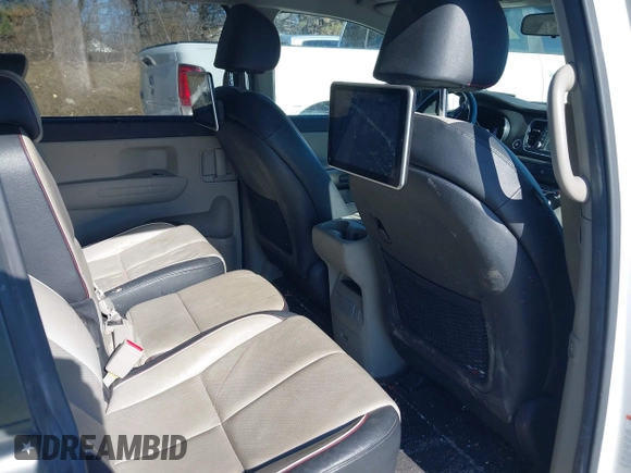 2019 Kia Sedona LX with VIN KNDMB5C13K6547535, listed as a IAAI auction lot 41430560 with 59,937 mi miles. Bid and sale history available at carsss.com. Image 8.
