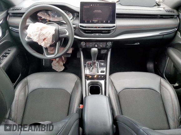 2024 Jeep Compass Trailhawk z VIN 3C4NJDDN7RT149862, wystawiony jako Copart lot #62734775 z przebiegiem 27 346 mil mil oraz Czysty tytuł • Clean title. Historia ofert i sprzedaży dostępna na DreamBid. Obrazek 8.