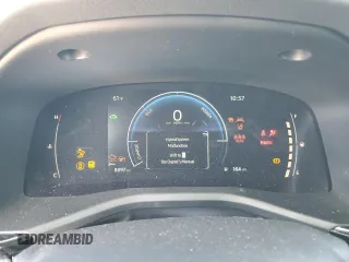 2025 Toyota Camry LE z VIN 4T1DAACK8SU101697, wystawiony jako Copart lot #47858965 z przebiegiem 8 897 mil mil oraz Szkoda całkowita • Salvage title. Historia ofert i sprzedaży dostępna na DreamBid. Obrazek 9.