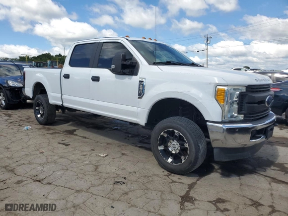 2017 Ford Super Duty F-250 SRW Lariat with VIN 1FT7W2B60HEB88575, listed as a Copart auction lot 62494264 with 171,006 mi miles and Clean Title. Bid and sale history available at carsss.com. Image 4.