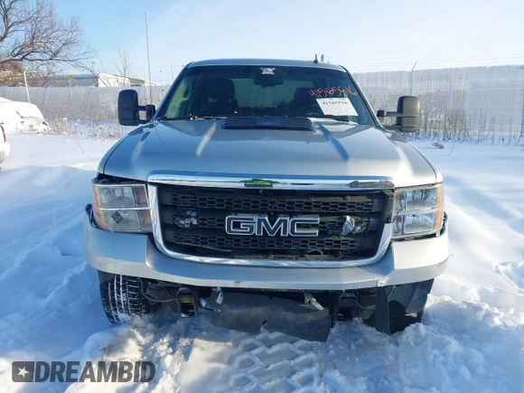 2011 GMC Sierra 2500HD SLT z VIN 1GT121C81BF180823, wystawiony jako IAAI lot #41565516 z przebiegiem 241 220 mil mil oraz . Historia ofert i sprzedaży dostępna na DreamBid. Obrazek 13.