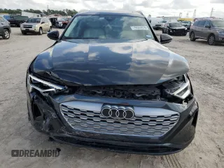 2024 Audi Q8 e-tron Premium Plus z VIN WA15AAGE4RB029832, wystawiony jako Copart lot #79555074 z przebiegiem 12 722 mil mil oraz Szkoda całkowita • Salvage title. Historia ofert i sprzedaży dostępna na DreamBid. Obrazek 5.