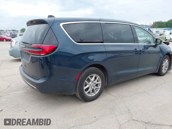 2023 Chrysler Pacifica Touring L z VIN 2C4RC1BG8PR526374, wystawiony jako IAAI lot #42525173 z przebiegiem 67 044 mil mil oraz . Historia ofert i sprzedaży dostępna na DreamBid. Obrazek 4.