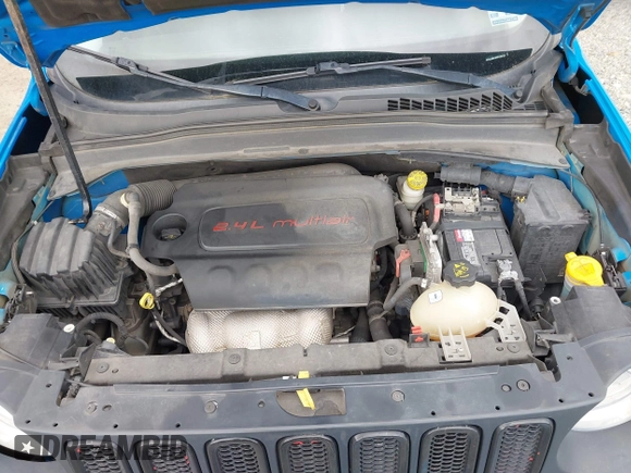 2015 Jeep Renegade Latitude with VIN ZACCJABT4FPC09722, listed as a IAAI auction lot 42056727 with 234,084 mi miles and . Bid and sale history available at DreamBid. Image 10.