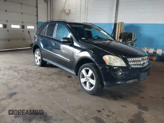 2008 Mercedes-Benz M 350 with VIN 4JGBB86E28A358948, listed as a IAAI auction lot 41957435 with 118,810 mi miles and . Bid and sale history available at DreamBid. Image 1.