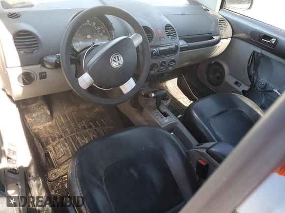 2005 Volkswagen Beetle GL with VIN 3VWBM31Y85M370262, listed as a Copart auction lot 50468395 with 168,165 mi miles and Clean Title. Bid and sale history available at DreamBid. Image 8.