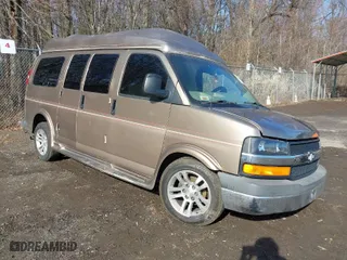 2003 Chevrolet Express Passenger with VIN 1GBFG15X031159184, listed as a IAAI auction lot 41738490 with 140,675 mi miles. Bid and sale history available at carsss.com. Image 1.