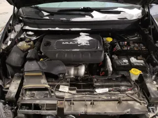 2018 Jeep Cherokee Latitude Plus with VIN 1C4PJMLB5JD535870, listed as a Copart auction lot 44624445 with 116,058 mi miles and Salvage Title. Bid and sale history available at DreamBid. Image 12.
