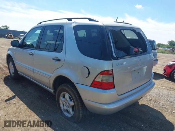 2001 Mercedes-Benz M 320/430/500 with VIN 4JGAB54E71A284509, listed as a IAAI auction lot 42637984 with 183,496 mi miles and . Bid and sale history available at DreamBid. Image 3.