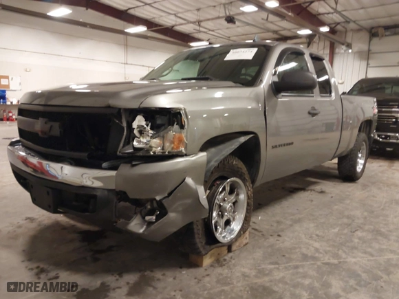 2007 Chevrolet Silverado 1500 LT w/1LT with VIN 2GCEK190171692471, listed as a IAAI auction lot 40074274 with 211,596 mi miles. Bid and sale history available at carsss.com. Image 19.