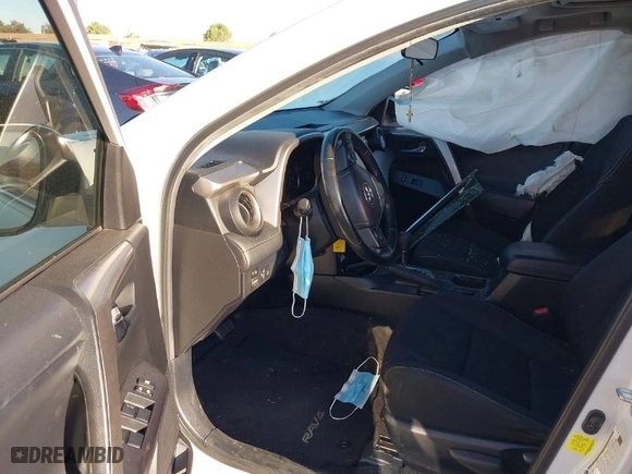 2018 Toyota RAV4 XLE with VIN JTMWFREV1JJ151684, listed as a IAAI auction lot 41745711 with 122,139 mi miles. Bid and sale history available at carsss.com. Image 5.