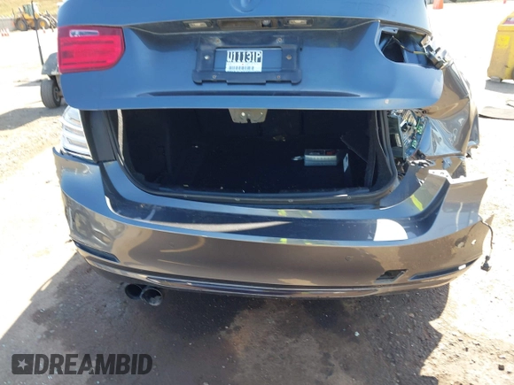 2015 BMW 3 Series 328i с VIN WBA3C1C52FP852509, выставлен на аукционе IAAI как лот 42164622 с пробегом Не указан миль и . История ставок и продаж доступна на DreamBid. Изображение 16.