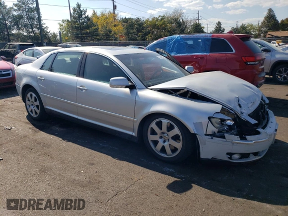 2004 Volkswagen Phaeton V8 z VIN WVWAF63D348008461, wystawiony jako Copart lot #75664804 z przebiegiem 207 769 mil mil oraz Szkoda całkowita • Salvage title. Historia ofert i sprzedaży dostępna na DreamBid. Obrazek 4.