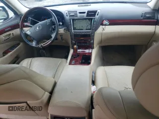 2008 Lexus LS 460 z VIN JTHBL46F885059667, wystawiony jako Copart lot #58533145 z przebiegiem 261 040 mil mil oraz Szkoda całkowita • Salvage title. Historia ofert i sprzedaży dostępna na DreamBid. Obrazek 8.