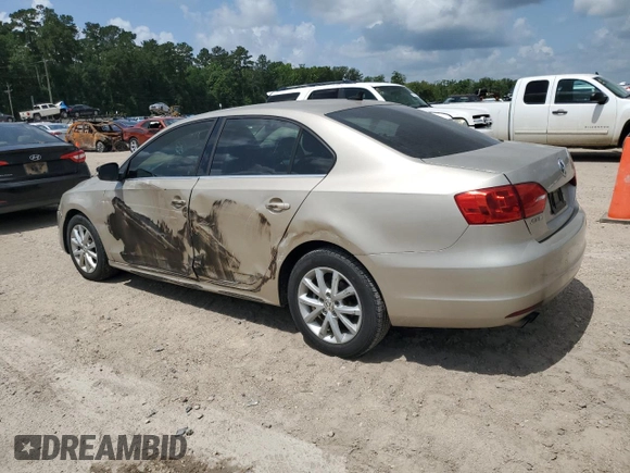 2014 Volkswagen Jetta SE z VIN 3VWD07AJ4EM299401, wystawiony jako Copart lot #61756715 z przebiegiem 133 246 mil mil oraz Szkoda całkowita • Salvage title. Historia ofert i sprzedaży dostępna na DreamBid. Obrazek 2.