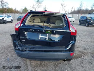 2013 Volvo XC60 3.2L with VIN YV4952DL4D2367869, listed as a IAAI auction lot 40990083 with 1 mi miles. Bid and sale history available at carsss.com. Image 17.