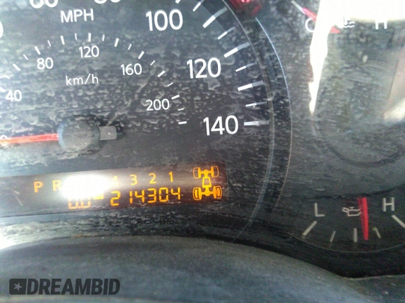 2005 Nissan Titan SE with VIN 1N6AA07B25N514643, listed as a IAAI auction lot 32638857 with 214,304 mi miles. Bid and sale history available at carsss.com. Image 7.