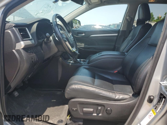 2018 Toyota Highlander SE with VIN 5TDJZRFH9JS814769, listed as a Copart auction lot 59805305 with 138,167 mi miles and Salvage title. Bid and sale history available at DreamBid. Image 7.