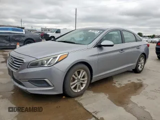 2017 Hyundai Sonata SE z VIN 5NPE24AF5HH448145, wystawiony jako Copart lot #56076575 z przebiegiem 168 358 mil mil oraz Czysty tytuł • Clean title. Historia ofert i sprzedaży dostępna na DreamBid. Obrazek 1.