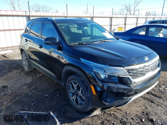 2021 Kia Seltos EX z VIN KNDERCAA3M7105522, wystawiony jako IAAI lot #41416520 z przebiegiem 93 412 mil mil oraz . Historia ofert i sprzedaży dostępna na DreamBid. Obrazek 1.