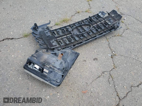 2013 Ford F-250 XL with VIN 1FT7W2BT6DEB08275, listed as a Copart auction lot 61910995 with 270,332 mi miles and Salvage title. Bid and sale history available at DreamBid. Image 12.