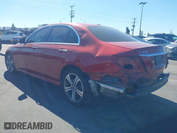2020 Mercedes-Benz E 350 z VIN WDDZF8DBXLA704257, wystawiony jako IAAI lot #41248454 z przebiegiem 67 143 mil mil oraz . Historia ofert i sprzedaży dostępna na DreamBid. Obrazek 3.