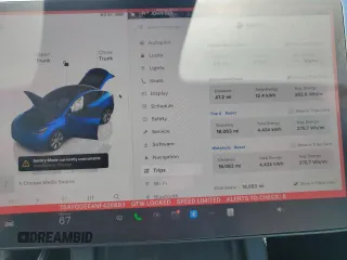 2022 Tesla Model Y Long Range z VIN 7SAYGDEE4NF426893, wystawiony jako Copart lot #55809275 z przebiegiem 16 083 mil mil oraz Szkoda całkowita • Salvage title. Historia ofert i sprzedaży dostępna na DreamBid. Obrazek 9.