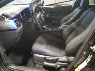 2021 Toyota C-HR LE z VIN NMTKHMBX8MR122450, wystawiony jako Copart lot #55159625 z przebiegiem 44 999 mil mil oraz Szkoda całkowita • Salvage title. Historia ofert i sprzedaży dostępna na DreamBid. Obrazek 7.