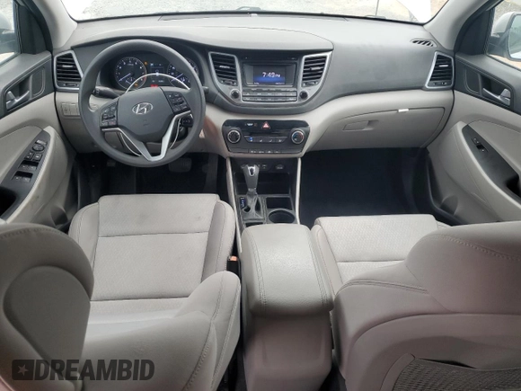 2016 Hyundai Tucson SE z VIN KM8J23A46GU242131, wystawiony jako Copart lot #57599675 z przebiegiem 76 940 mil mil oraz Czysty tytuł • Clean title. Historia ofert i sprzedaży dostępna na DreamBid. Obrazek 8.