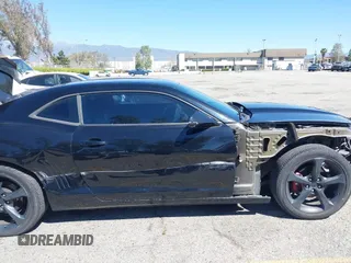 2013 Chevrolet Camaro LT z VIN 2G1FC1E30D9128690, wystawiony jako IAAI lot #41856470 z przebiegiem 139 573 mil mil oraz . Historia ofert i sprzedaży dostępna na DreamBid. Obrazek 18.