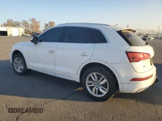 2020 Audi Q5 Premium with VIN WA1ANAFY3L2110603, listed as a Copart auction lot 83732574 with 70,162 mi miles and Clean Title. Bid and sale history available at carsss.com. Image 2.