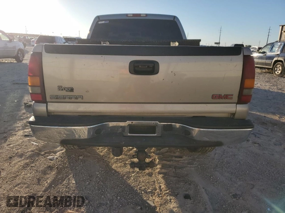 2001 GMC Sierra 1500HD SLE z VIN 1GTGC13UX1F202868, wystawiony jako Copart lot #43929435 z przebiegiem 271 152 mil mil oraz Szkoda całkowita • Salvage title. Historia ofert i sprzedaży dostępna na DreamBid. Obrazek 6.