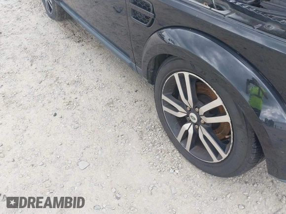 2011 Land Rover LR4 HSE с VIN SALAG2D40BA583460, выставлен на аукционе IAAI как лот 42795572 с пробегом 152 303 миль миль и . История ставок и продаж доступна на DreamBid. Изображение 6.