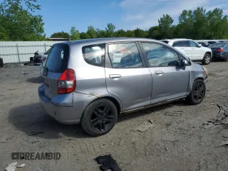 2007 Honda Fit z VIN JHMGD37427S059531, wystawiony jako Copart lot #57025775 z przebiegiem 224 576 mil mil oraz Czysty tytuł • Clean title. Historia ofert i sprzedaży dostępna na DreamBid. Obrazek 3.