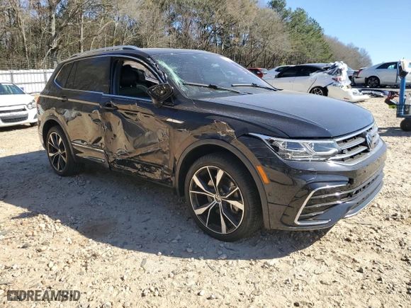 2022 Volkswagen Tiguan SEL R-Line with VIN 3VV4B7AX7NM108752, listed as a Copart auction lot 50031225 with 40,122 mi miles and Non Repairable. Bid and sale history available at carsss.com. Image 4.