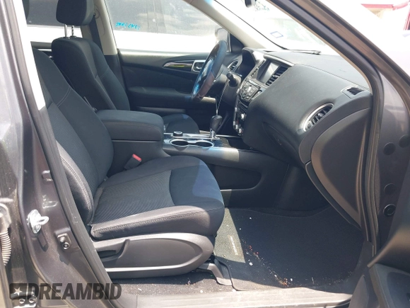 2017 Nissan Pathfinder SV z VIN 5N1DR2MM4HC611218, wystawiony jako IAAI lot #42328866 z przebiegiem 181 476 mil mil oraz . Historia ofert i sprzedaży dostępna na DreamBid. Obrazek 5.