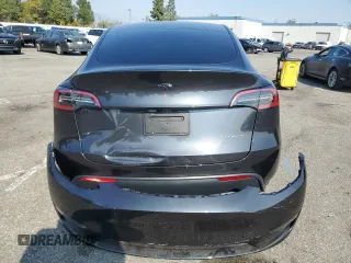 2024 Tesla Model Y Long Range with VIN 7SAYGAEE0RF018427, listed as a Copart auction lot 42455075 with 13,347 mi miles and Salvage Title. Bid and sale history available at DreamBid. Image 6.
