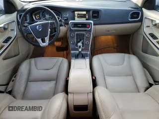 2015 Volvo V60 z VIN YV1612SC3F1209482, wystawiony jako Copart lot #83221514 z przebiegiem 177 059 mil mil oraz Czysty tytuł • Clean title. Historia ofert i sprzedaży dostępna na DreamBid. Obrazek 8.