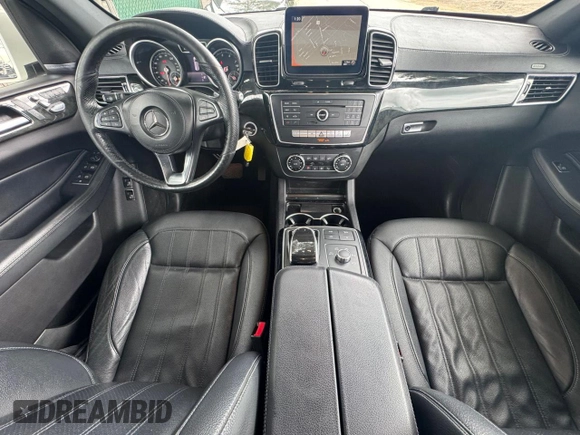 2017 Mercedes-Benz GLS 450 z VIN 4JGDF6EE4HA824091, wystawiony jako Copart lot #65295645 z przebiegiem 106 666 mil mil oraz Czysty tytuł • Clean title. Historia ofert i sprzedaży dostępna na DreamBid. Obrazek 9.