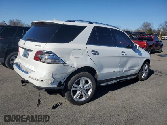 2014 Mercedes-Benz M 350 with VIN 4JGDA2EB1EA323572, listed as a Copart auction lot 45164015 with 141,111 mi miles and Salvage Title. Bid and sale history available at DreamBid. Image 3.