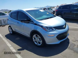 2017 Chevrolet Bolt EV LT z VIN 1G1FW6S08H4185243, wystawiony jako IAAI lot #42184763 z przebiegiem 78 347 mil mil oraz . Historia ofert i sprzedaży dostępna na DreamBid. Obrazek 1.