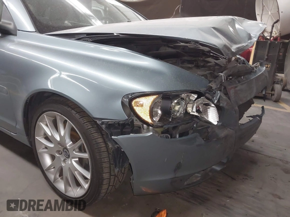 2008 Volvo C70 z VIN YV1MC67258J055210, wystawiony jako IAAI lot #42076472 z przebiegiem 110 427 mil mil oraz . Historia ofert i sprzedaży dostępna na DreamBid. Obrazek 6.