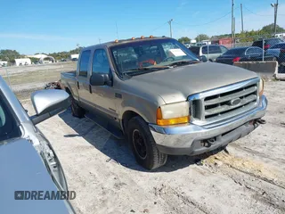 2000 Ford F-250 XL z VIN 1FTNW20F0YEB24885, wystawiony jako IAAI lot #41831781 z przebiegiem 260 679 mil mil oraz . Historia ofert i sprzedaży dostępna na DreamBid. Obrazek 1.