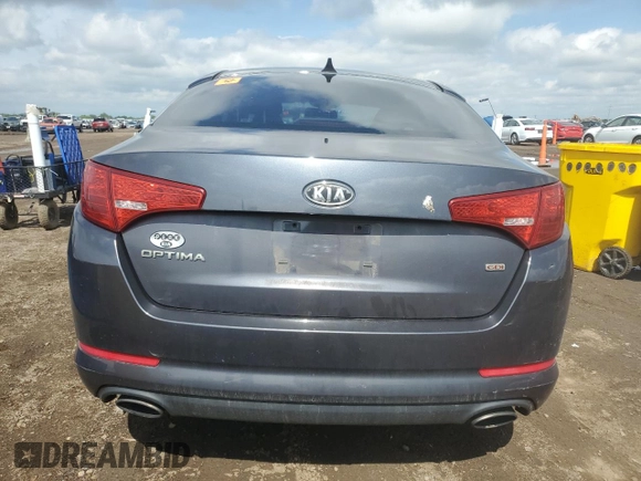 2011 Kia Optima LX z VIN KNAGM4A78B5161107, wystawiony jako Copart lot #59513665 z przebiegiem 199 210 mil mil oraz Szkoda całkowita • Salvage title. Historia ofert i sprzedaży dostępna na DreamBid. Obrazek 6.