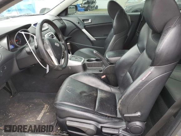 2010 Hyundai Genesis Coupe Grand Touring z VIN KMHHU6KH2AU042270, wystawiony jako Copart lot #82710674 z przebiegiem 56 592 mil mil oraz Szkoda całkowita • Salvage title. Historia ofert i sprzedaży dostępna na DreamBid. Obrazek 7.