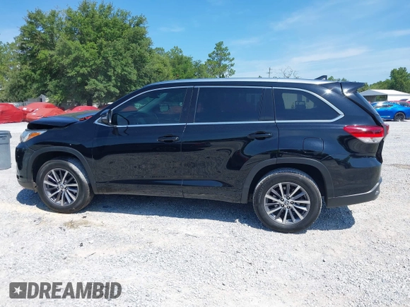 2018 Toyota Highlander SE with VIN 5TDKZRFH3JS549805, listed as a IAAI auction lot 42603465 with 85,547 mi miles and . Bid and sale history available at DreamBid. Image 14.