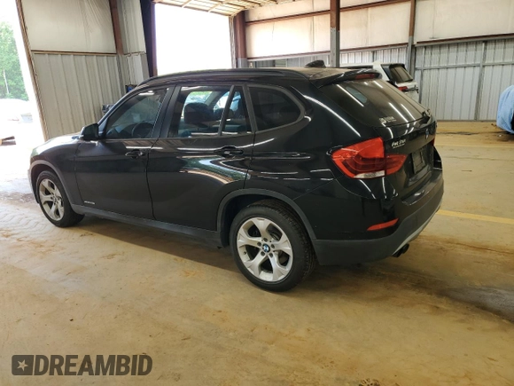 2014 BMW X1 sDrive28i z VIN WBAVM1C52EVW55517, wystawiony jako Copart lot #54991015 z przebiegiem 114 552 mil mil oraz Czysty tytuł • Clean title. Historia ofert i sprzedaży dostępna na DreamBid. Obrazek 2.