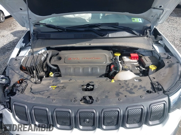 2022 Jeep Compass Trailhawk z VIN 3C4NJDDB7NT226018, wystawiony jako IAAI lot #40929794 z przebiegiem 25 702 mil mil oraz . Historia ofert i sprzedaży dostępna na DreamBid. Obrazek 10.