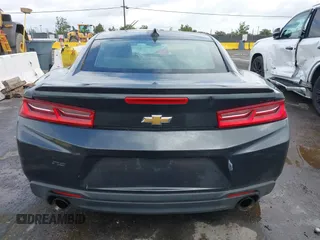 2017 Chevrolet Camaro 1LT z VIN 1G1FB1RS0H0192751, wystawiony jako IAAI lot #42243073 z przebiegiem 124 003 mil mil oraz . Historia ofert i sprzedaży dostępna na DreamBid. Obrazek 16.