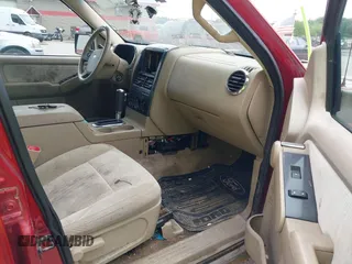 2008 Ford Explorer XLT z VIN 1FMEU73EX8UA80210, wystawiony jako IAAI lot #42433012 z przebiegiem 258 052 mil mil oraz . Historia ofert i sprzedaży dostępna na DreamBid. Obrazek 5.